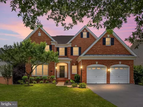 15274 Golf View Dr, Haymarket, VA 20169
