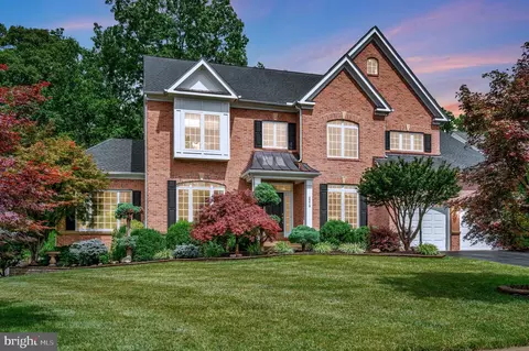 3379 Dondis Creek Dr, Triangle, VA 22172