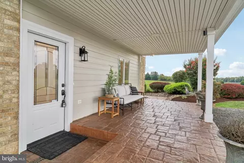 12899 Carriage Ford Rd, Nokesville, VA 20181
