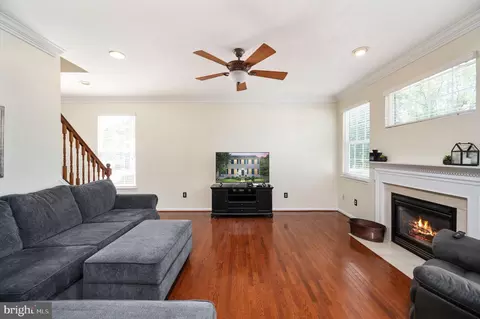 Living - 9860 Airedale Ct, Bristow, VA 20136 photo 2 of 6
