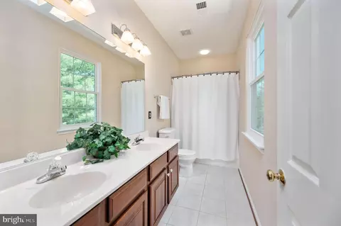 Bath - 9860 Airedale Ct, Bristow, VA 20136 photo 5 of 7