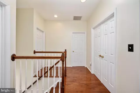 Entry Way - 9860 Airedale Ct, Bristow, VA 20136 photo 7 of 8