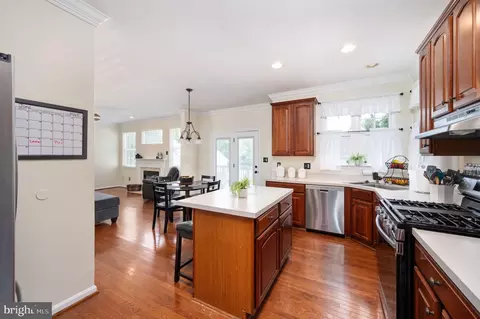 Kitchen - 9860 Airedale Ct, Bristow, VA 20136 photo 4 of 8