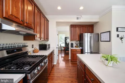 Kitchen - 9860 Airedale Ct, Bristow, VA 20136 photo 5 of 8