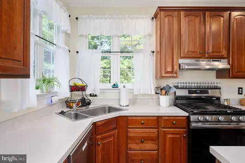 Kitchen - 9860 Airedale Ct, Bristow, VA 20136 photo 6 of 8