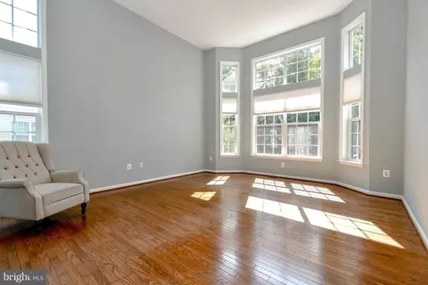 Living - 13033 Ormond Dr, Bristow, VA 20136 photo 9 of 10
