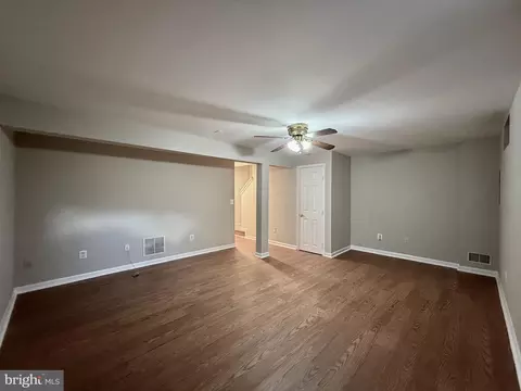 Living - 3427 Belleplain Ct, Dumfries, VA 22026 photo 4 of 4