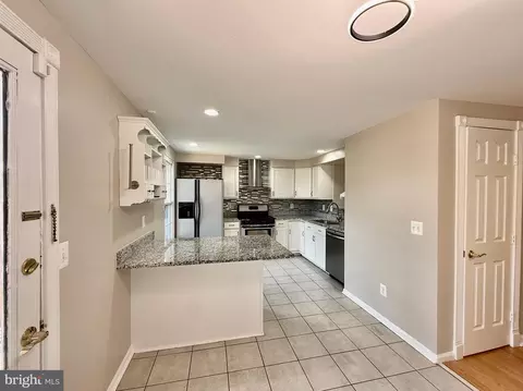 Kitchen - 3427 Belleplain Ct, Dumfries, VA 22026 photo 1 of 3