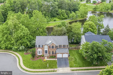 5223 Daybreak Ln, Woodbridge, VA 22193