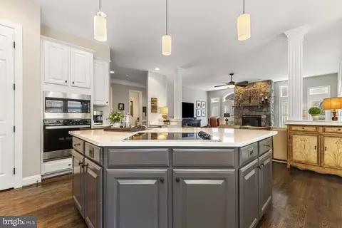 8353 Roxborough Loop, Gainesville, VA 20155 photo 15