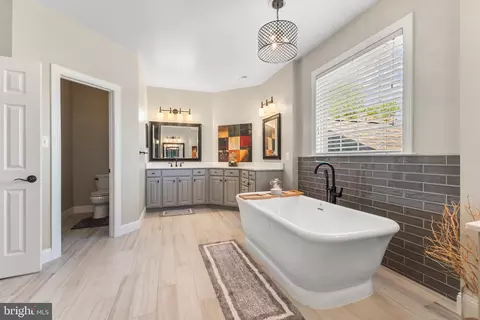 8353 Roxborough Loop, Gainesville, VA 20155 photo 31
