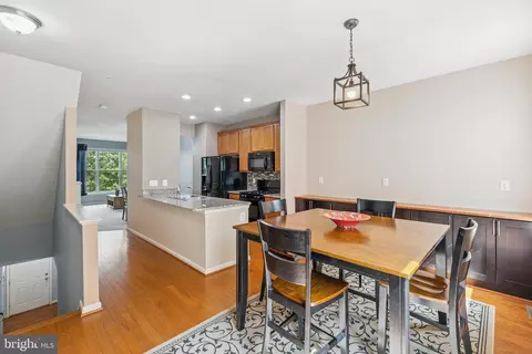 12796 Lotte Dr #45, Lake Ridge, VA 22192
