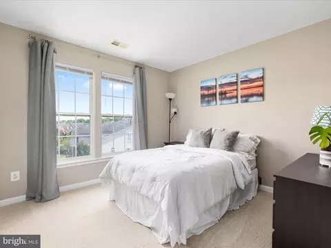 Bedroom - 7100 Wheeling Way, Gainesville, VA 20155 photo 4 of 4