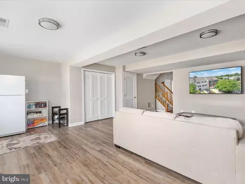 Living - 7100 Wheeling Way, Gainesville, VA 20155 photo 3 of 8