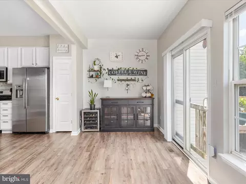 Entry Way - 7100 Wheeling Way, Gainesville, VA 20155 photo 3 of 4