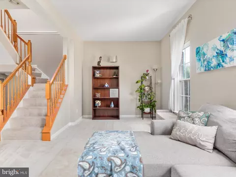 Living - 7100 Wheeling Way, Gainesville, VA 20155 photo 7 of 8