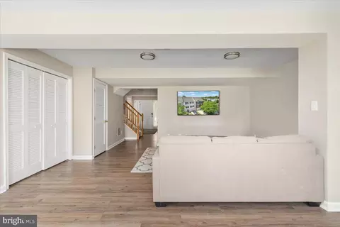 Living - 7100 Wheeling Way, Gainesville, VA 20155 photo 4 of 8