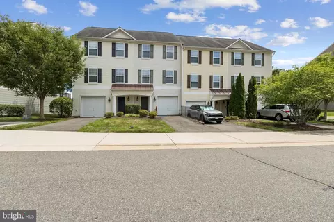 3077 Chinkapin Oak Ln, Woodbridge, VA 22191