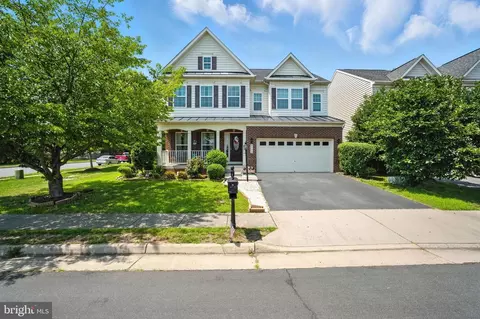 8732 Harefield Ln, Gainesville, VA 20155 photo 1