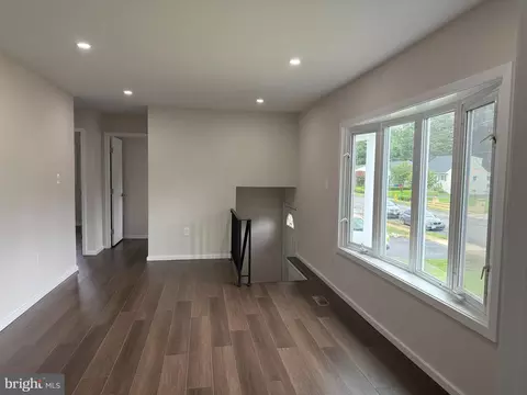 9411 Blackstone Rd, Manassas, VA 20110 photo 3