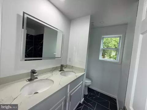9411 Blackstone Rd, Manassas, VA 20110 photo 15
