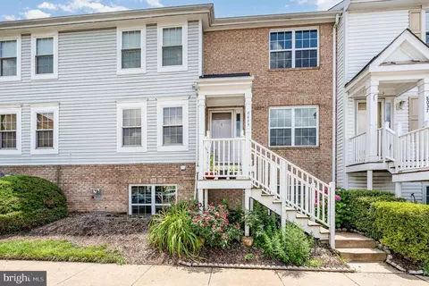8035 Lantern Ct #124, Manassas, VA 20109