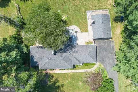View/Area - 10828 Moore Dr, Manassas, VA 20111 photo 3 of 4