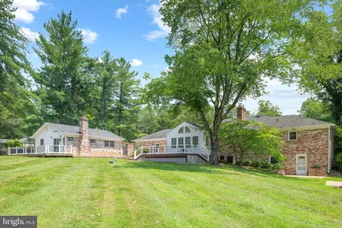 Exterior - 10828 Moore Dr, Manassas, VA 20111 photo 11 of 14
