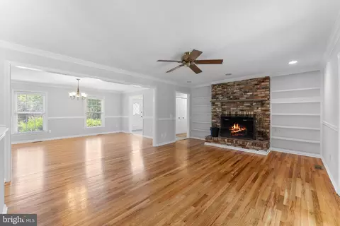 Living - 10828 Moore Dr, Manassas, VA 20111 photo 2 of 8