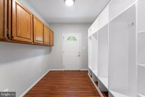 Entry Way - 10828 Moore Dr, Manassas, VA 20111 photo 8 of 12