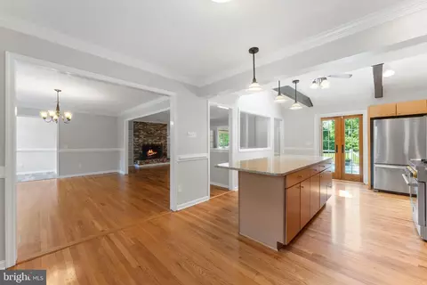 Entry Way - 10828 Moore Dr, Manassas, VA 20111 photo 4 of 12
