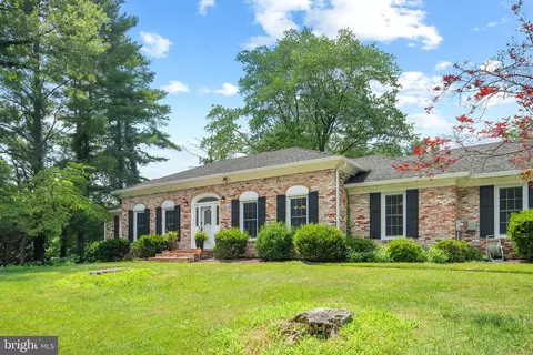 Exterior - 10828 Moore Dr, Manassas, VA 20111 photo 3 of 14