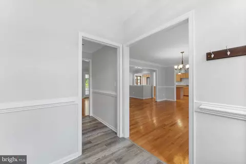 Entry Way - 10828 Moore Dr, Manassas, VA 20111 photo 2 of 12