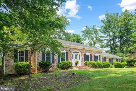 Exterior - 10828 Moore Dr, Manassas, VA 20111 photo 2 of 14