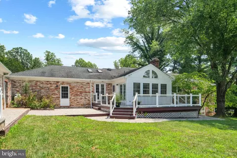 Exterior - 10828 Moore Dr, Manassas, VA 20111 photo 13 of 14