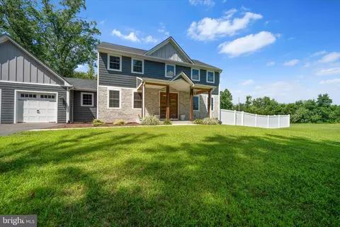 8042 Cobb Rd, Manassas, VA 20112