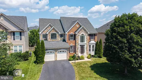 13922 Barrymore Ct, Gainesville, VA 20155