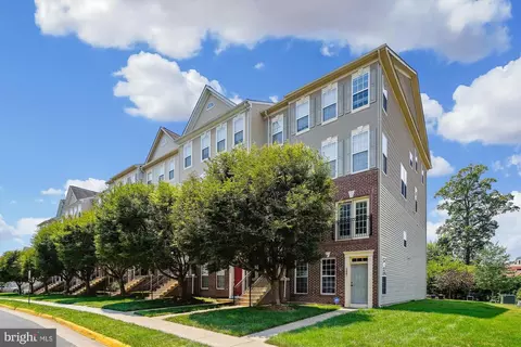 15551 John Diskin Cir, Woodbridge, VA 22191