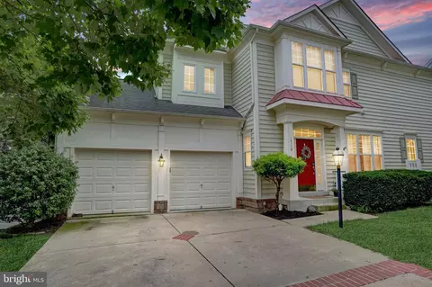 10119 Orland Stone Dr, Bristow, VA 20136