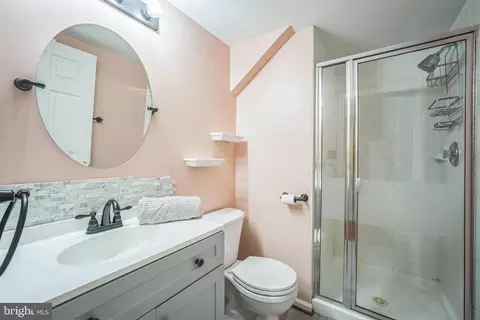Bath - 9771 Maitland Loop, Bristow, VA 20136 photo 1 of 2
