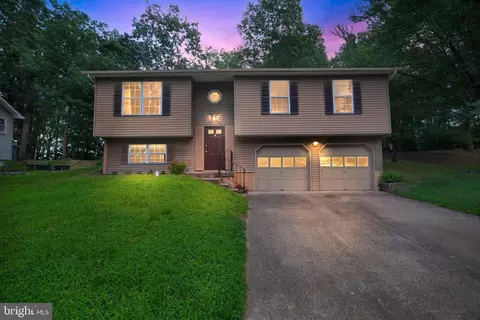 18245 Linton Ct, Dumfries, VA 22026