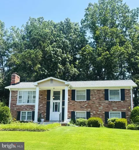 14807 Dillon Ave, Woodbridge, VA 22193
