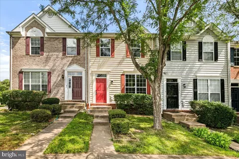 13033 Taxi Dr, Woodbridge, VA 22193