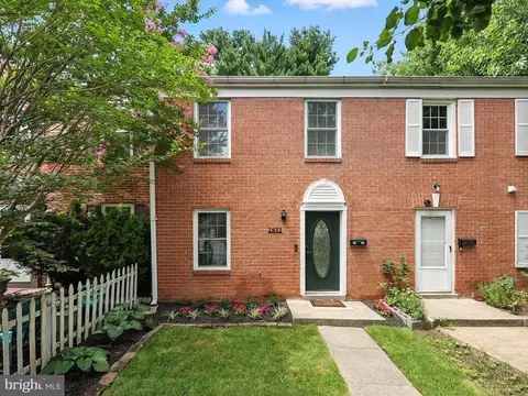 2872 Gloucester Ct, Woodbridge, VA 22191
