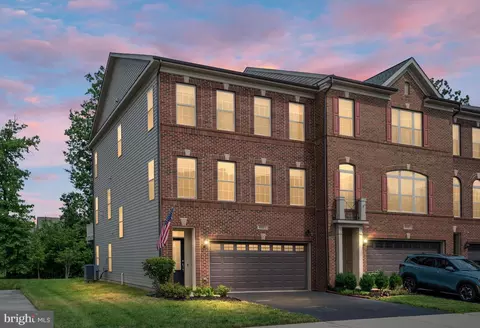 6601 Bartrams Forest Ln, Haymarket, VA 20169