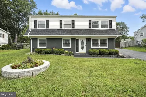 13005 Kerrydale Rd, Woodbridge, VA 22193
