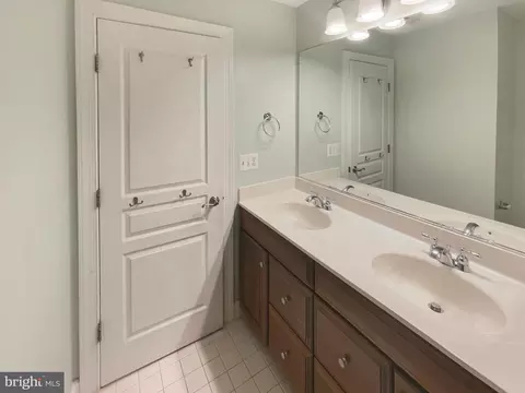 Bath - 18550 Kerill Rd, Triangle, VA 22172 photo 3 of 6
