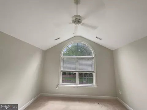 Bedroom - 18550 Kerill Rd, Triangle, VA 22172 photo 3 of 4