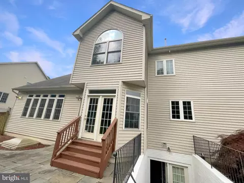 Exterior - 18550 Kerill Rd, Triangle, VA 22172 photo 3 of 6