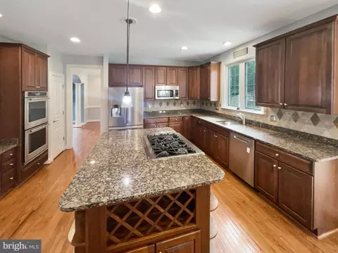 Kitchen - 18550 Kerill Rd, Triangle, VA 22172 photo 1 of 5